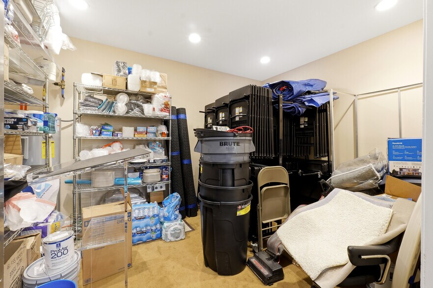 More Photos Of 415-421 W Pike St, Lawrenceville Office For Sale