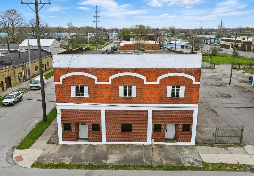 Primary Photo Of 516-518 N Main St, Lima Storefront Retail Residential For Sale