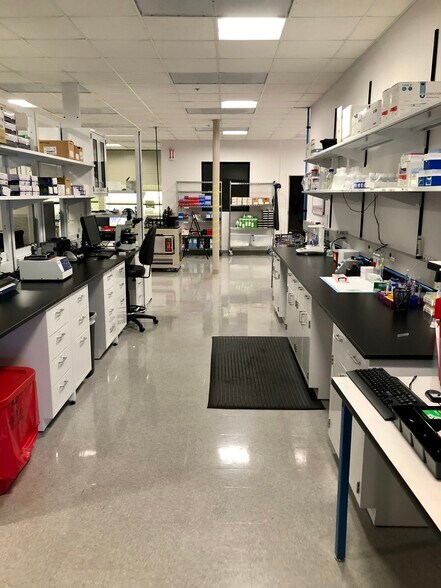 More Photos Of 10220 S 51st St, Phoenix Research And Development For Lease