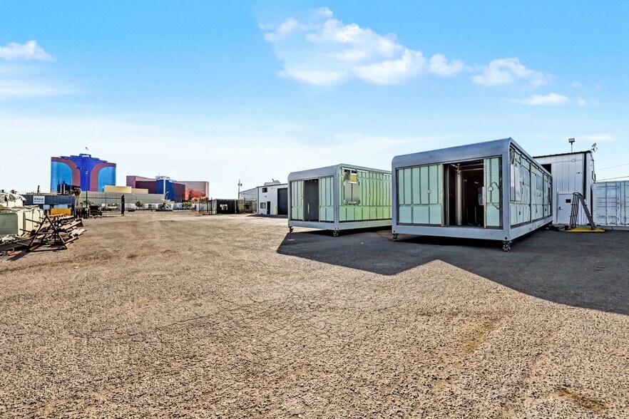 More Photos Of 3635 Polaris Ave, Las Vegas Industrial For Lease