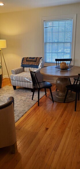 More Photos Of 132 W Lake St, Bloomingdale Coworking Space