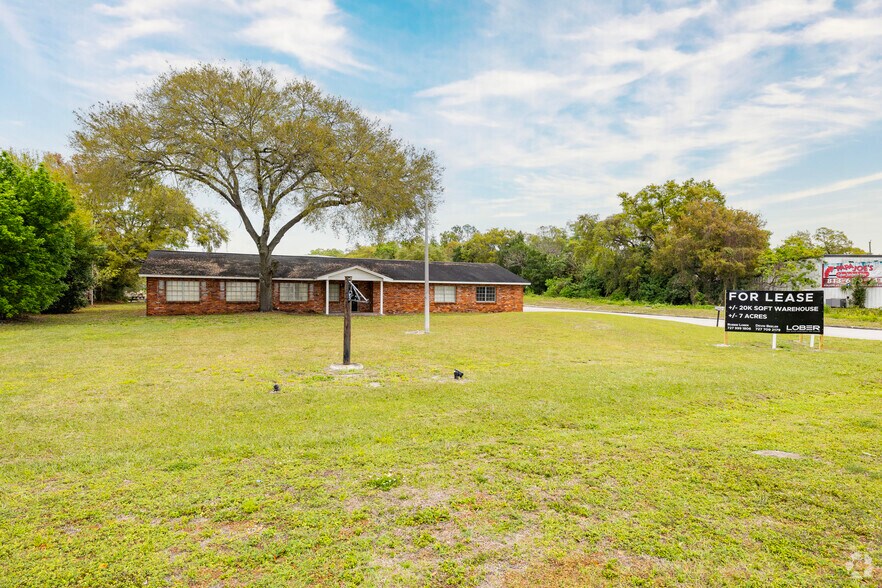 More Photos Of 9516 E Dr Martin Luther King Blvd, Tampa Warehouse For Lease