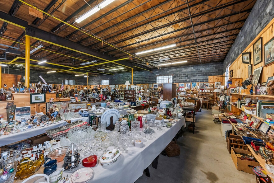 More Photos Of 46 Wight St, Berlin Warehouse For Sale