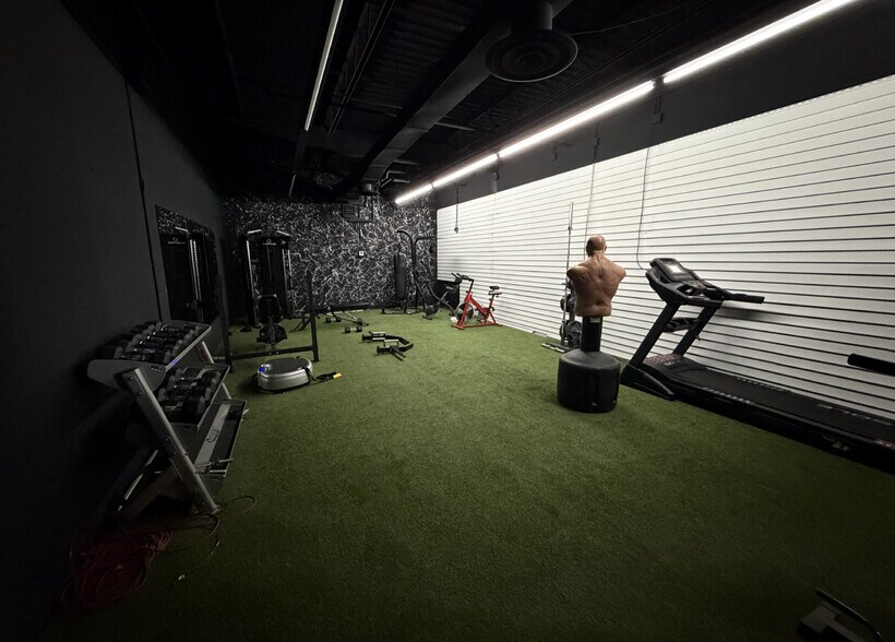 More Photos Of 1820 Iowa Ave, Lorain Warehouse For Sale