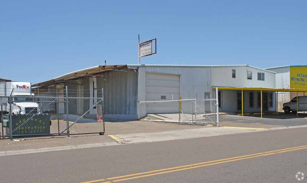 Primary Photo Of 127 Flecha Ln, Laredo Warehouse For Lease