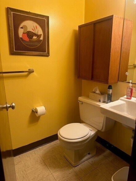 More Photos Of 232 Front St, Berea Freestanding For Sale