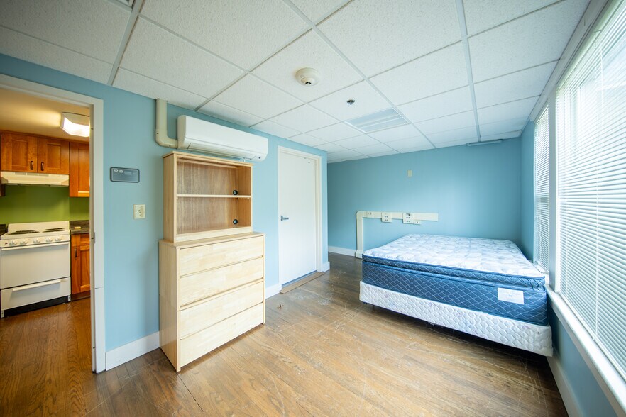 More Photos Of 77 W Bagley Rd, Berea Apartments For Sale