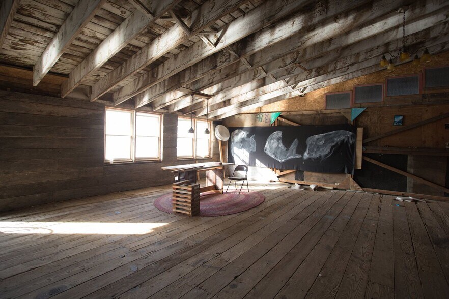 More Photos Of 100 31st St, Astoria Warehouse For Sale