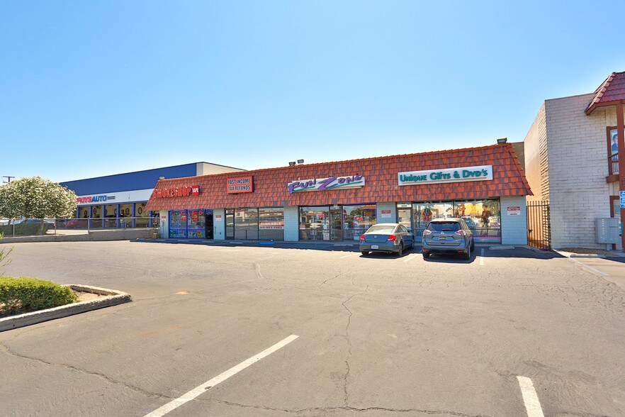 More Photos Of 14433 7th St, Victorville Storefront Retail Office For Sale