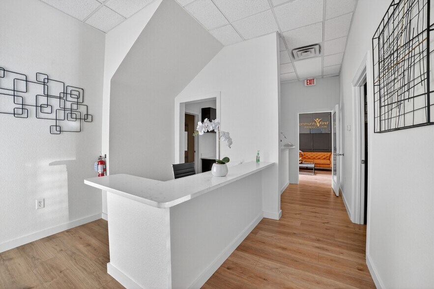 More Photos Of 2321 Ira E Woods Ave, Grapevine Medical For Lease