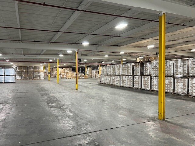 More Photos Of 1243 E Garner Bagnal Blvd, Statesville Warehouse For Lease