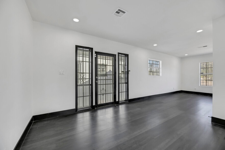 More Photos Of 530 S 7th St, Las Vegas Office Residential For Lease