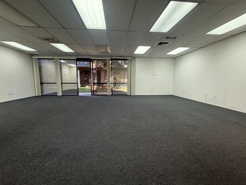More Photos Of 5637 N Pershing Ave, Stockton Medical For Lease