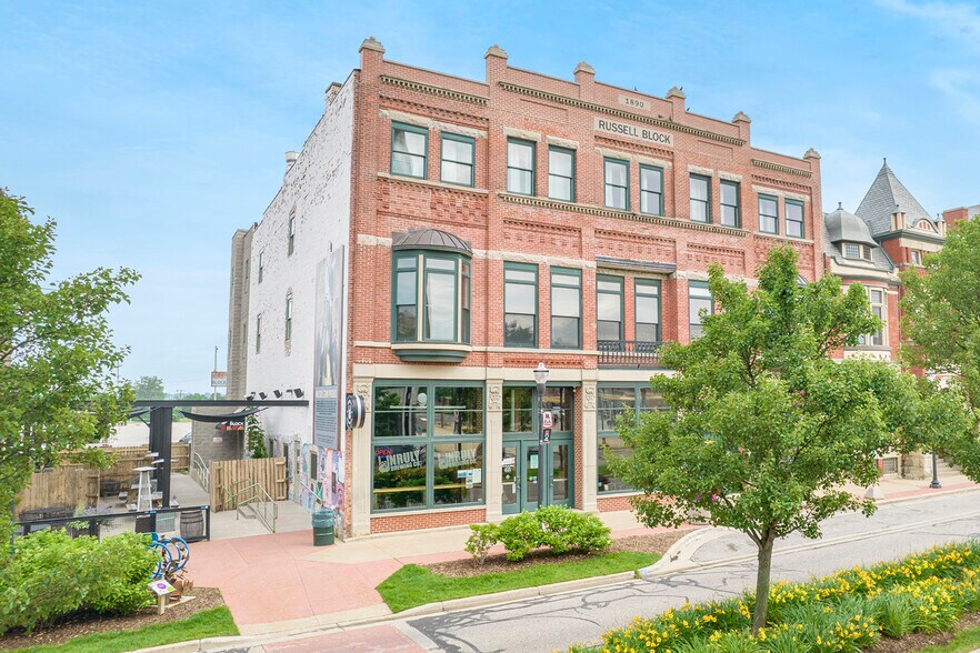 More Photos Of 360-66 W Western Ave, Muskegon Storefront For Sale