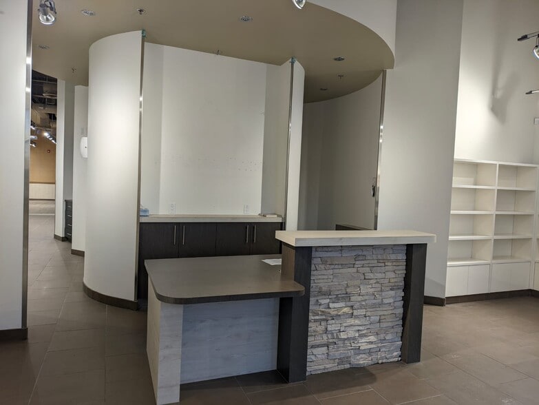 More Photos Of 8888 NW Country Hills Blvd, Calgary Unknown For Lease