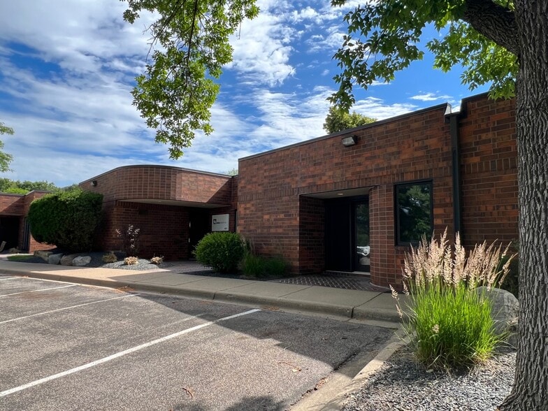 Primary Photo Of 4970-4980 Lincoln Dr, Minneapolis Medical For Sale