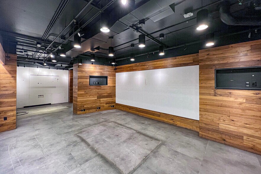 More Photos Of 1221 SW 11th Ave, Portland Apartments For Lease