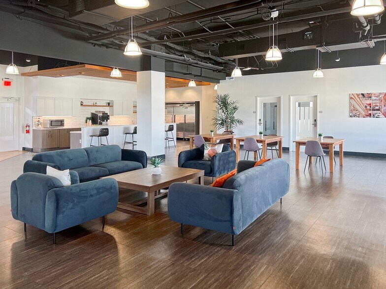 More Photos Of 122 W Pine St, Orlando Coworking Space