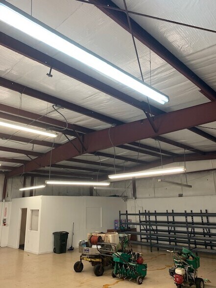 More Photos Of 310-330 Maguire Road Ext, Ocoee Warehouse For Lease