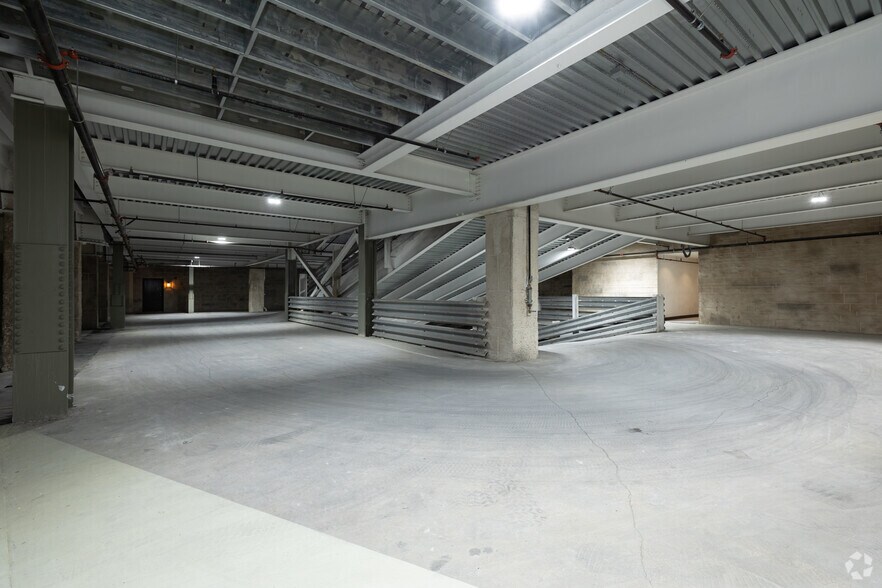 More Photos Of 3681 Lindell Blvd, Saint Louis Multifamily For Sale