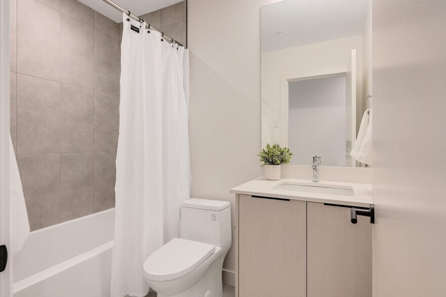 More Photos Of 612 Constance Av, Esquimalt Apartments For Lease