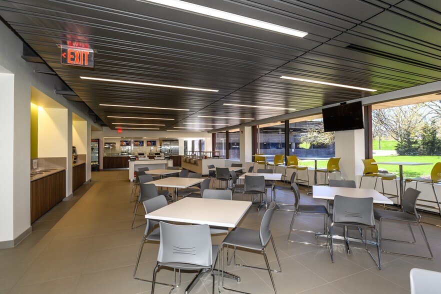 More Photos Of 111 Founders Plz, East Hartford Office For Lease