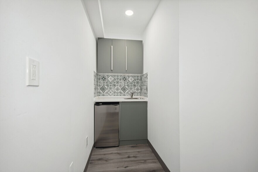 More Photos Of 731 Walker Rd, Great Falls Medical For Sale