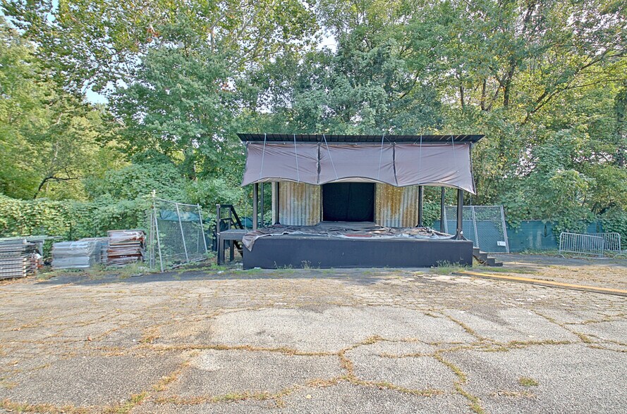 More Photos Of 7716 N Main St, Jonesboro Freestanding For Sale