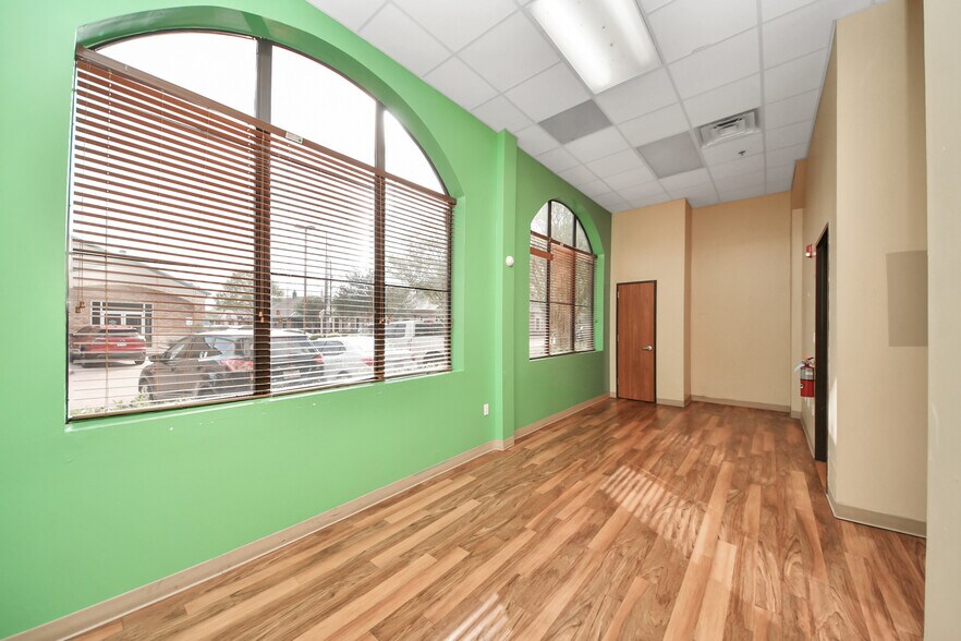 More Photos Of 3521 Town Center Blvd, Sugar Land Medical For Lease