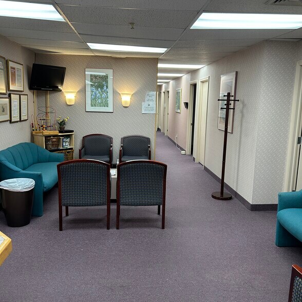 More Photos Of 155 Maple St, Springfield Medical For Sale