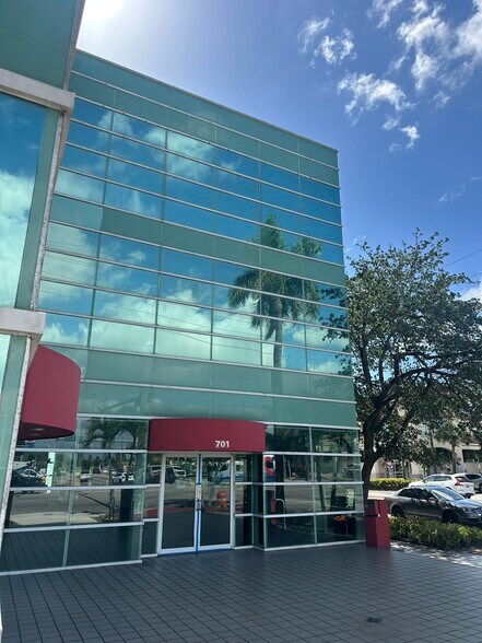 More Photos Of 701-707 NW 57th Ave, Miami Medical For Lease