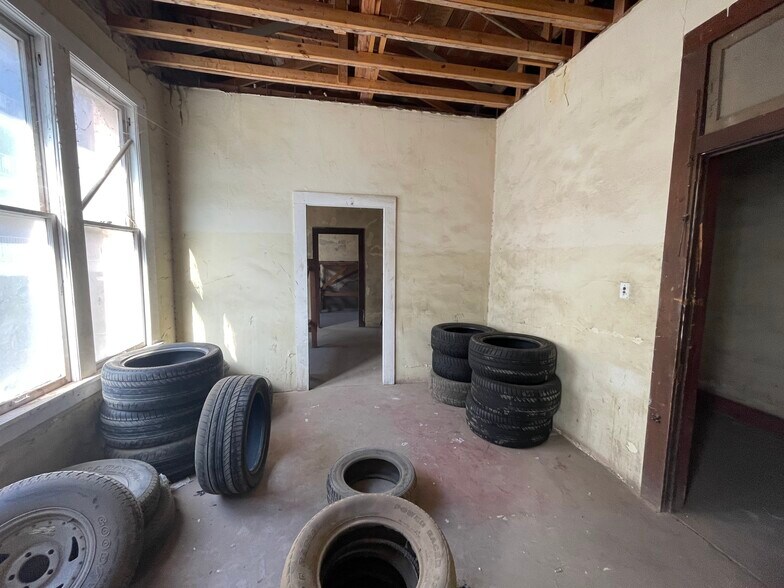 More Photos Of , Laredo General Retail For Sale