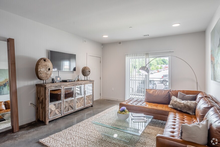 More Photos Of 3959 N Steele Blvd, Fayetteville Apartments For Lease