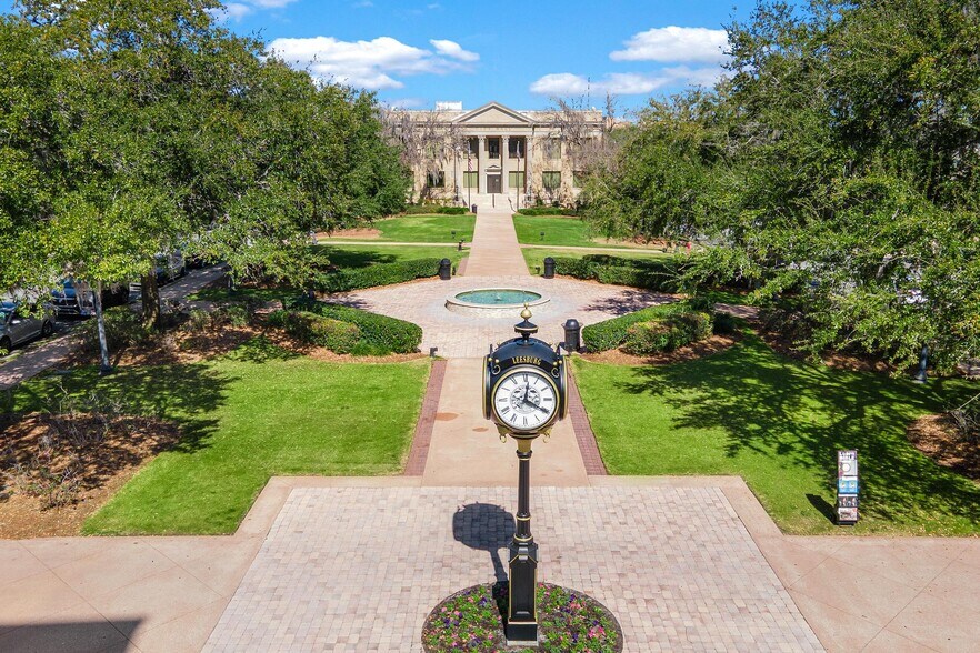 More Photos Of 200 W Main St, Leesburg Storefront Retail Residential For Lease