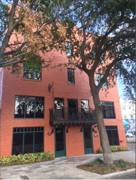 More Photos Of 15 8th St, Saint Petersburg Loft Creative Space For Sale