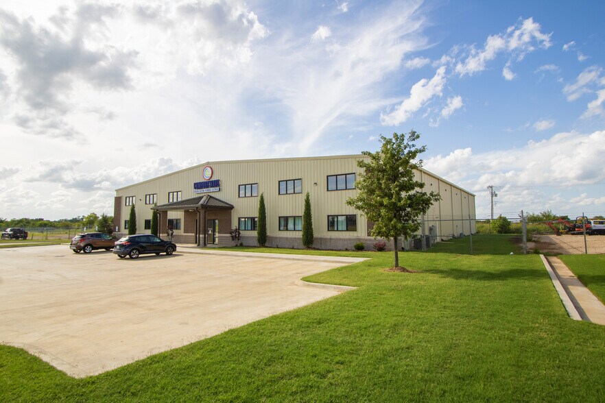 More Photos Of 7313 SW 67th St, Oklahoma City Warehouse For Lease