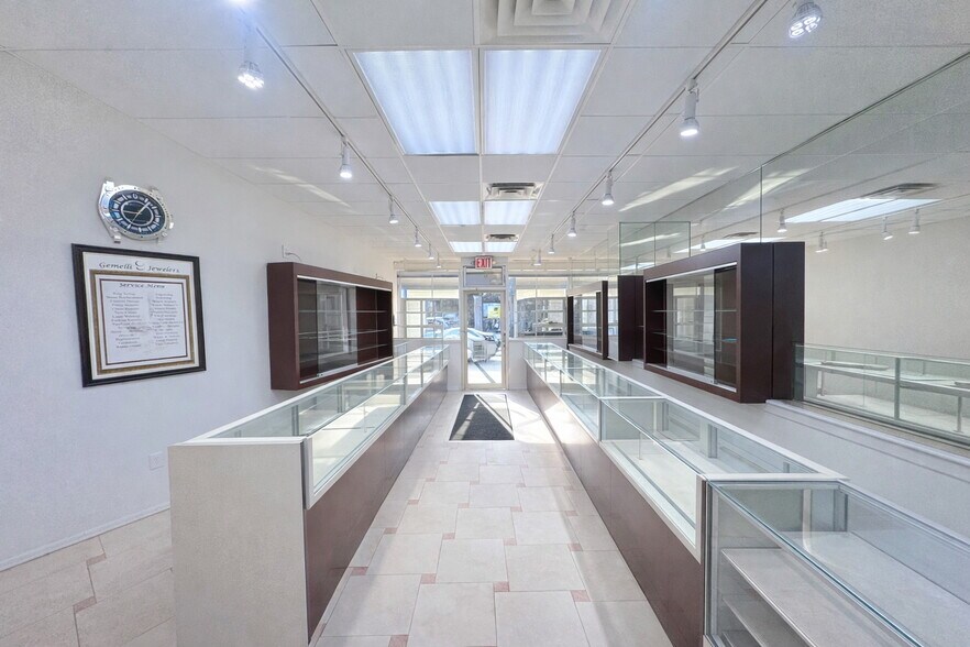 More Photos Of 6913 Grand Ave, Maspeth General Retail For Lease