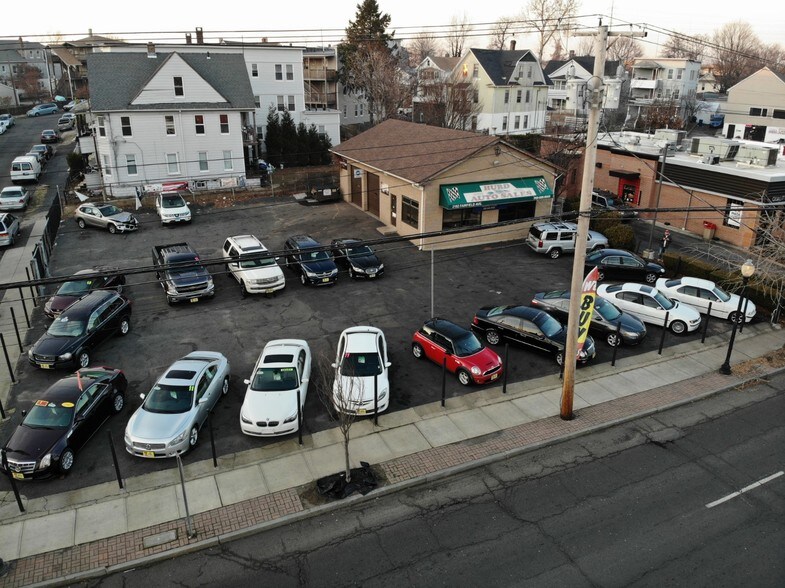 2178 Fairfield Ave, Bridgeport, CT 06605 Auto Dealership For Sale