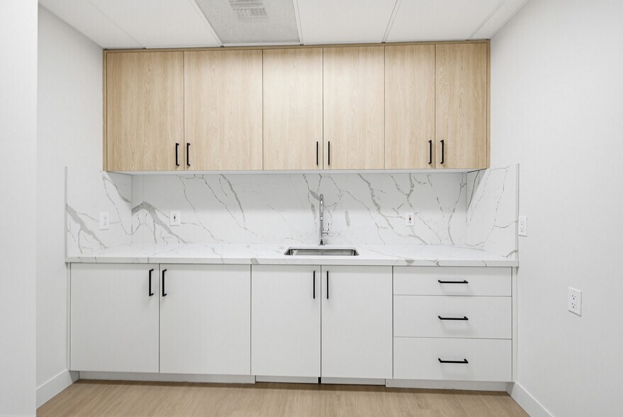 More Photos Of 1304 15th St, Santa Monica Medical For Lease