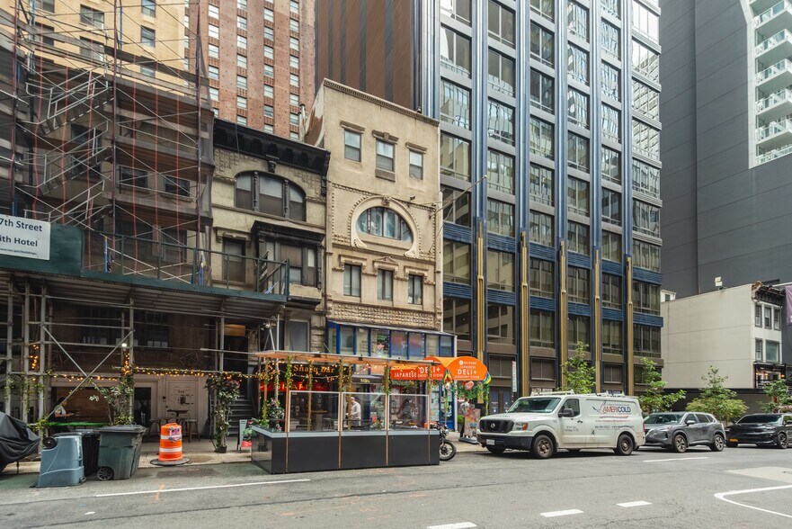 More Photos Of 129 E 47th St, New York Apartments For Sale