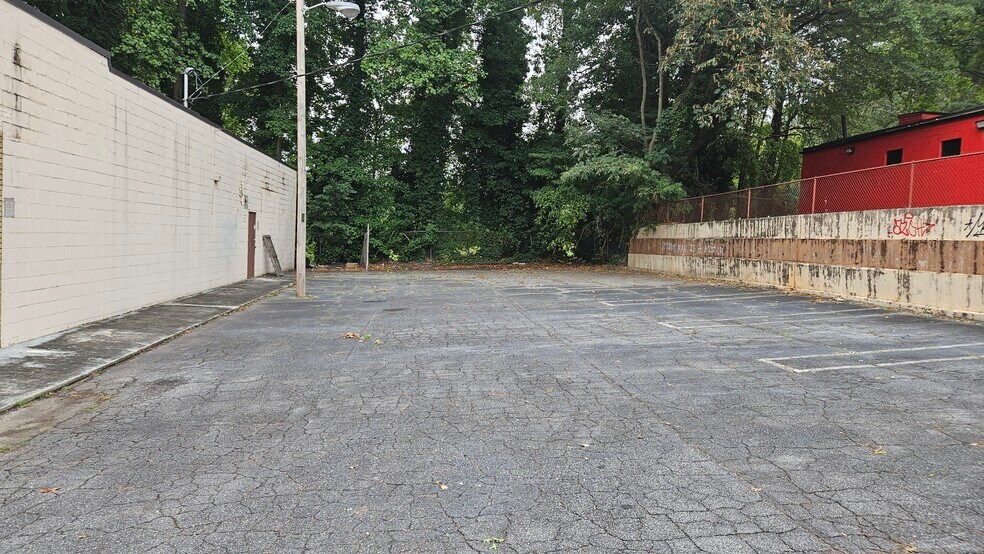 More Photos Of 2125 Headland Dr, Atlanta Loft Creative Space For Sale
