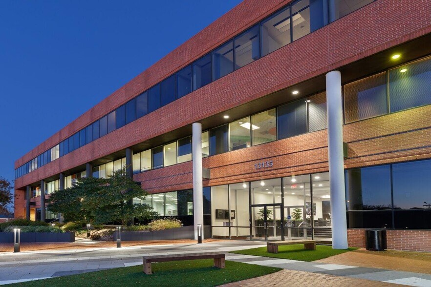 More Photos Of 13135 Lee Jackson Memorial Hwy, Fairfax Office For Lease