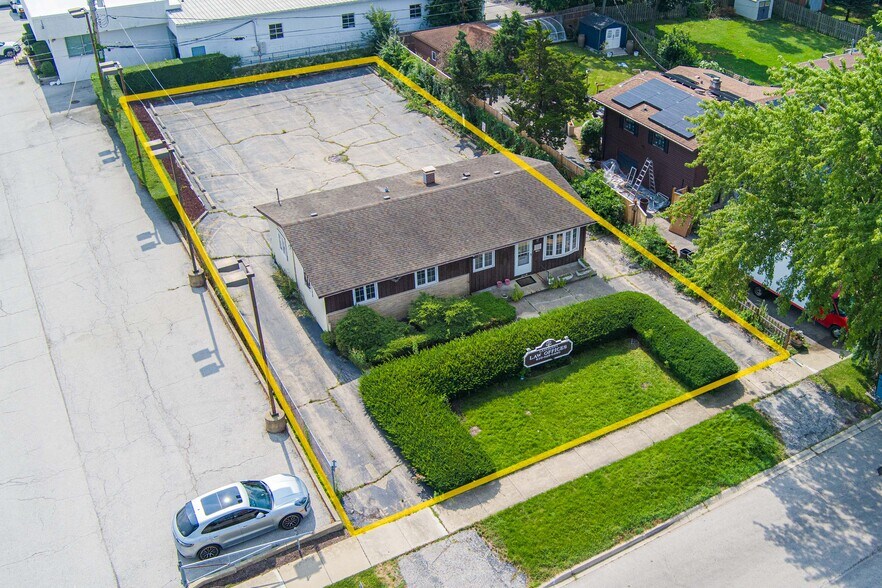 Primary Photo Of 205 Pinecroft Dr, Roselle Office For Sale