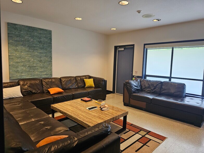 More Photos Of 3120 Braun St, Terrace Apartments For Lease