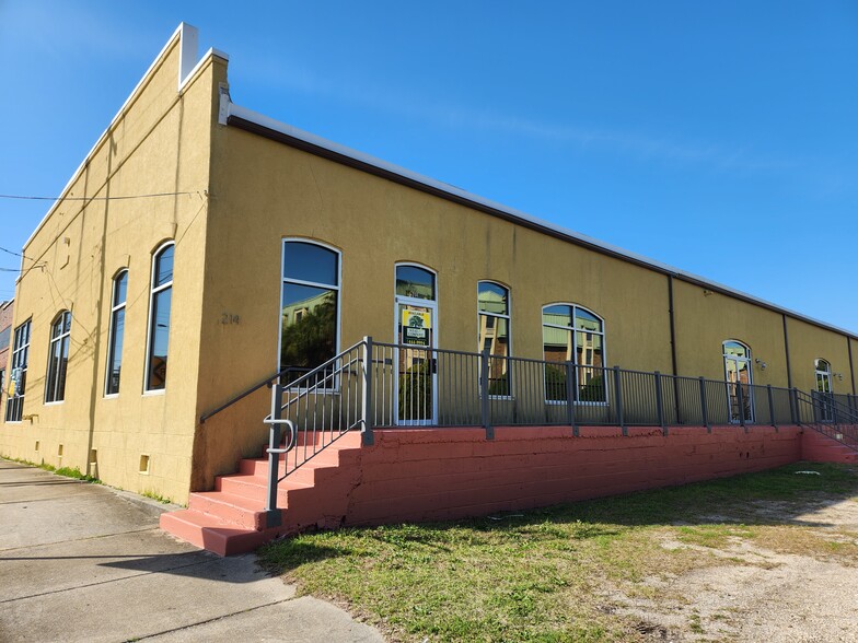 Primary Photo Of 214 E Garden St, Pensacola Storefront Retail Office For Lease