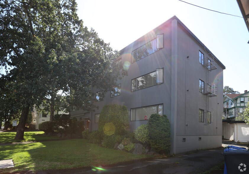 More Photos Of 1401 Fort St, Victoria Apartments For Sale