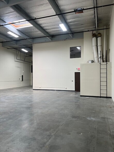 More Photos Of 9528 E Rush St, South El Monte Manufacturing For Lease