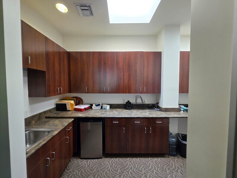 More Photos Of 13847 N Northsight Blvd, Scottsdale Office For Lease