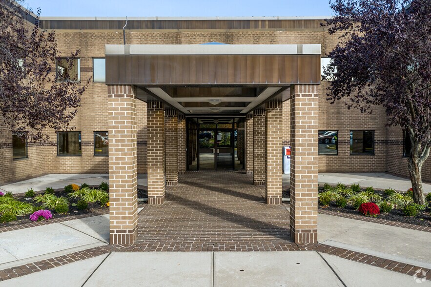 More Photos Of 106 Apple St, Tinton Falls Loft Creative Space For Lease