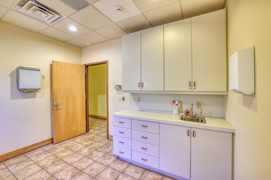 More Photos Of 14 Harris Bushville Rd, Monticello Medical For Sale